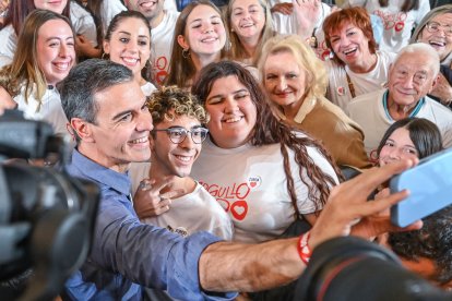 Un momento del mitin de Pedro Sánchez en Burgos.