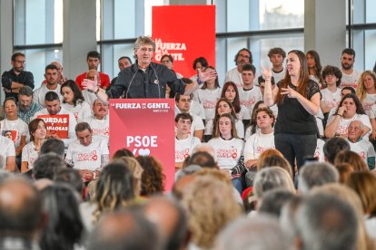 Un momento del mitin de Pedro Sánchez en Burgos.