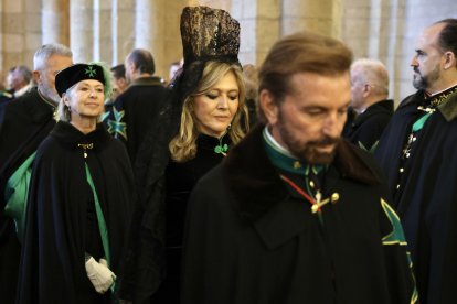 Acto de investidura de nuevos caballeros y damas del Gran Priorato de España de la Orden Militar y Hospitalaria de San Lázaro, con una misa presidida por el cardenal Baltazar Porras Cardozo. A la ceremonia asisten el obispo de León, el alcalde de la ciudad y el abad de San Isidoro