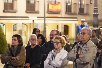 Minuto de silencio en el Ayuntamiento de Ponferrada por el accidente ferroviario de Urda (Toledo).