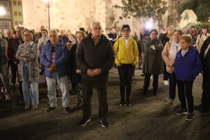 Minuto de silencio en Zamora por el accidente ferroviario en Toledo.