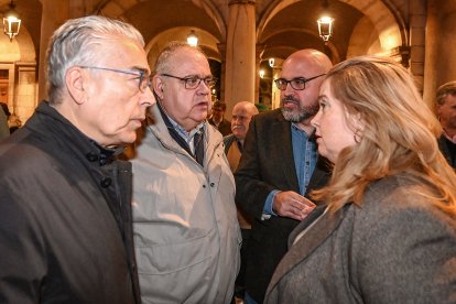 Minuto de silencio en Burgos por las víctimas del accidente ferroviario en Toledo.