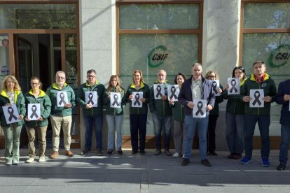 Csif guarda un minuto de silencio en todas las sedes de Castilla y León por el accidente ferroviario de Toledo.