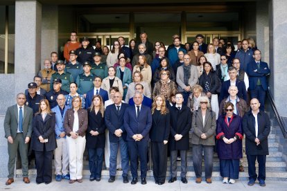 Minuto de silencio en la Delegación del Gobierno de Castilla y León por el accidente ferroviario de Toledo.