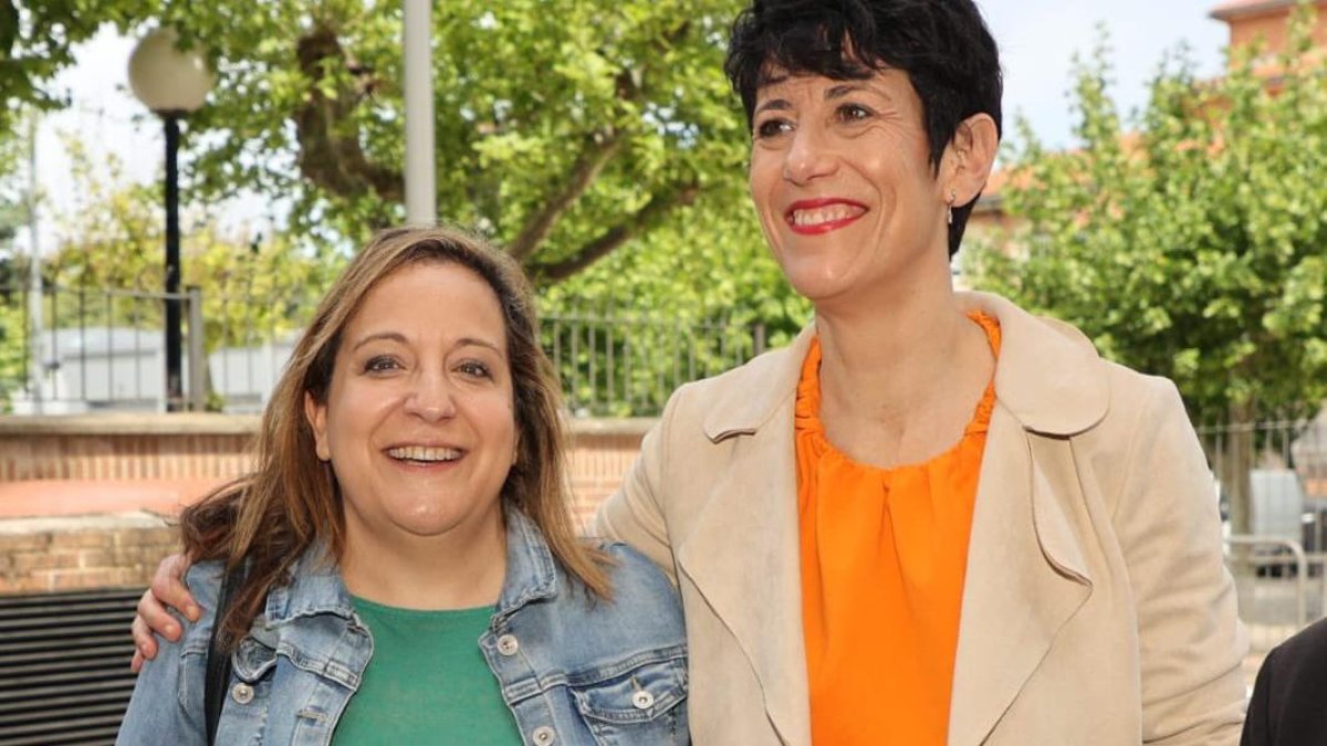 La candidata del PSOE al Parlamento Europeo, Iratxe García, y la ministra de Inclusión, Seguridad Social y Migraciones, Elma Saiz