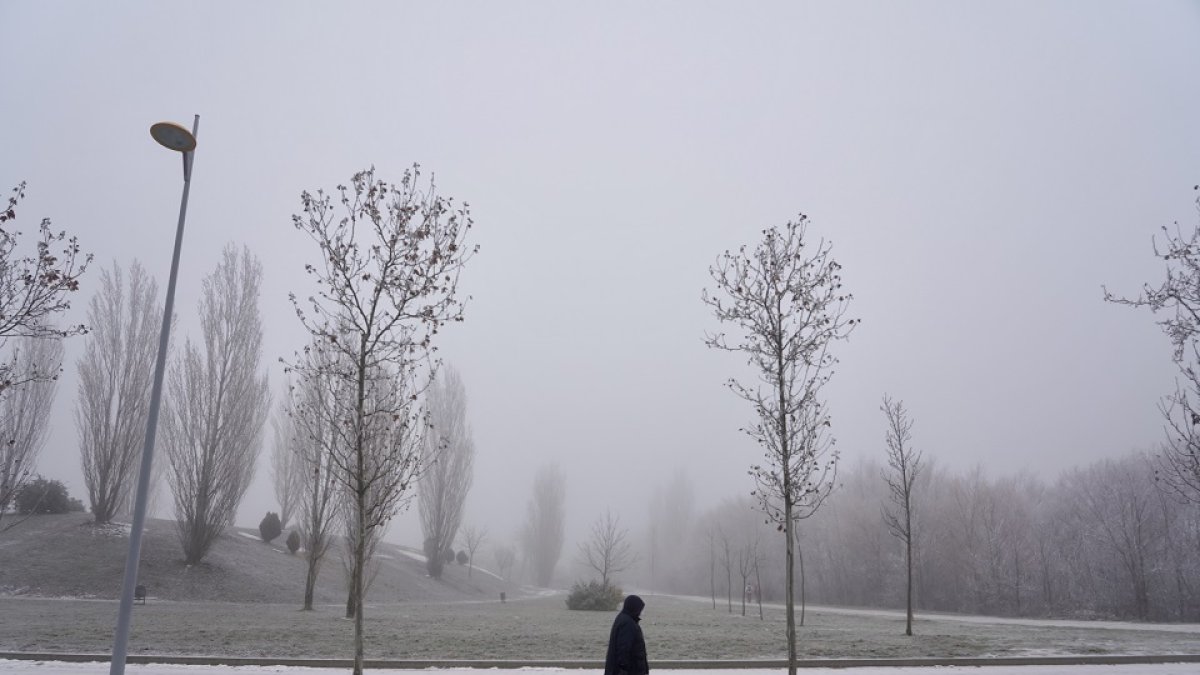 Frío y niebla en Valladolid. Foto de archivo. | ICAL