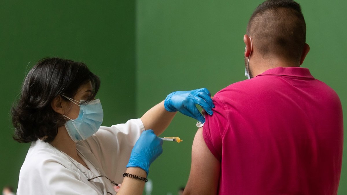 Vacunación masiva a personas entre 18 y 24 años, en Ciudad Rodrigo (Salamanca). - ICAL