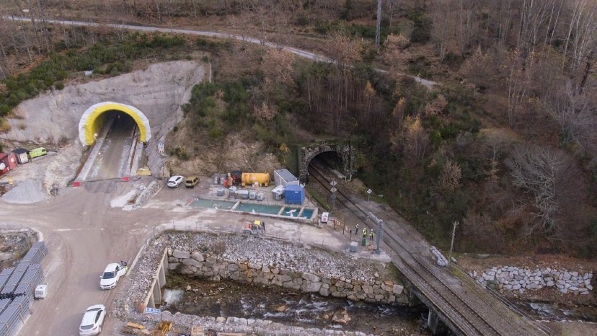 Construcción de una segunda vía en el tramo de 32 km que conecta Zamora y Ourense. TWITTER