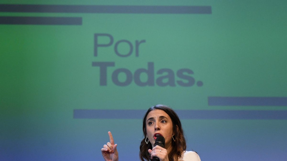 La ministra de Igualdad, Irene Montero, interviene en el acto 'Con todas, por todas’, a 26 de noviembre de 2022, en Madrid (España). - E. PRESS