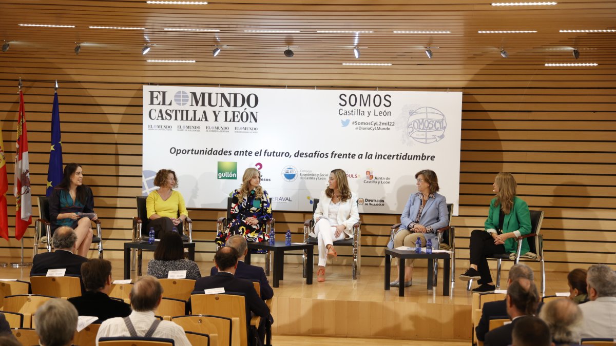 Primera jornada del congreso 'Somos Castilla y León 2mil22' organizado por El Mundo. Diario de Castilla y León. ICAL