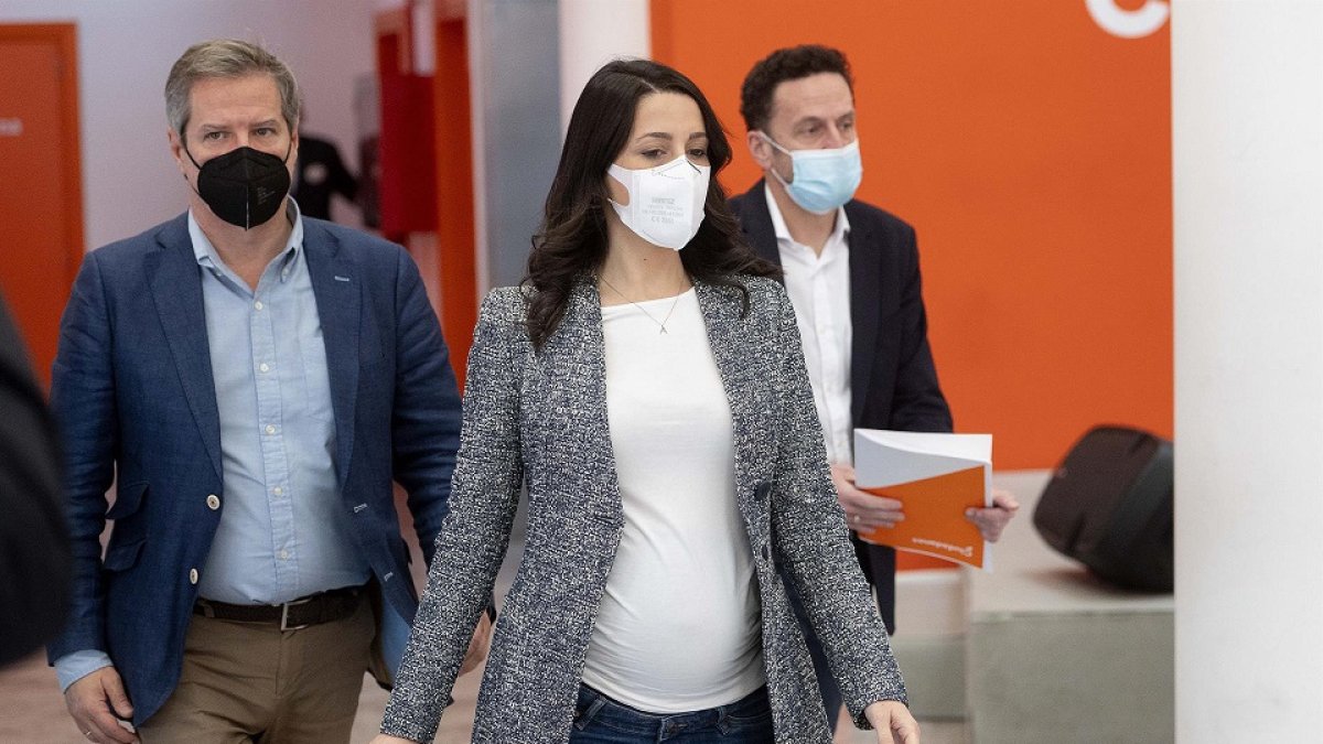 La líder de Cs, Inés Arrimadas, a su llegada a una comparecencia tras el anuncio de elecciones anticipadas en Castilla y León, a 20 de diciembre de 2021. - E. PRESS