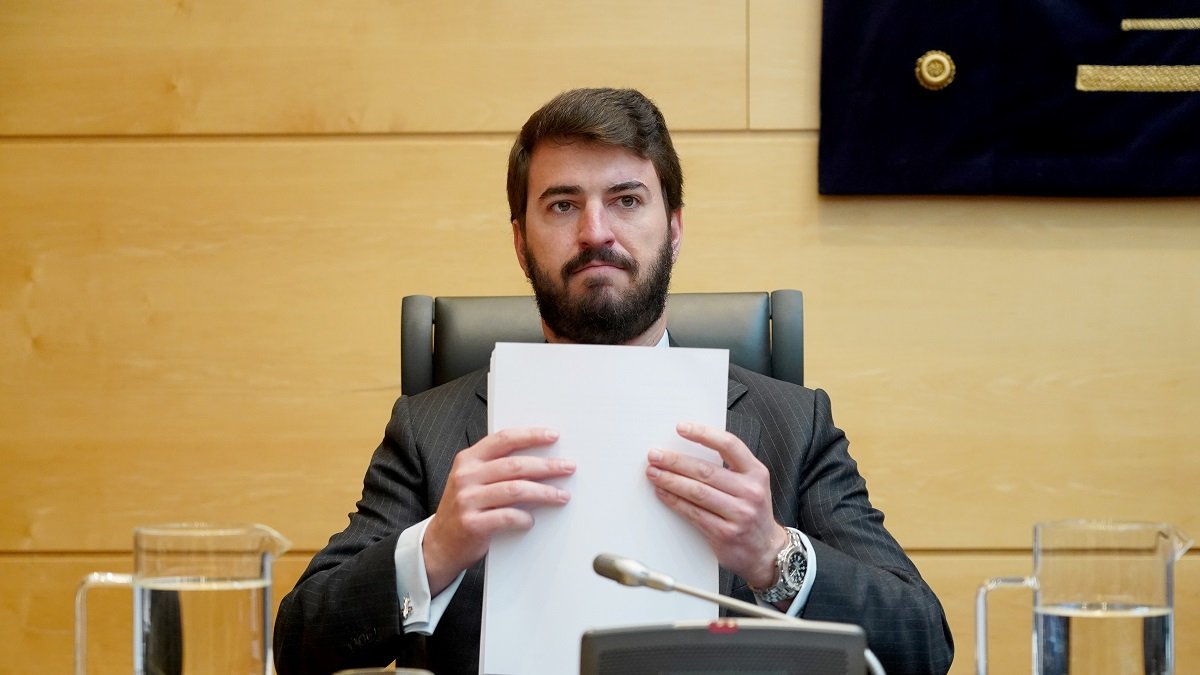 El vicepresidente de la Junta, Juan García-Gallardo, en su comparecencia en las Cortes.- ICAL