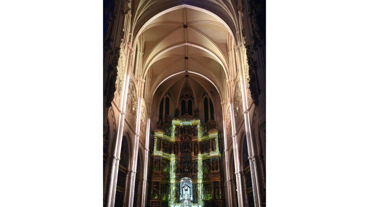 Foto de archivo de la inauguración de 'Stella', proyecto de visitas nocturnas a la Catedral de Burgos. - ICAL
