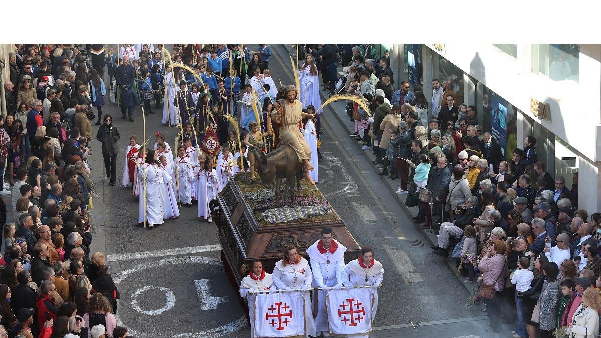 Procesión del Domingo de Ramos en Palencia.- ICAL