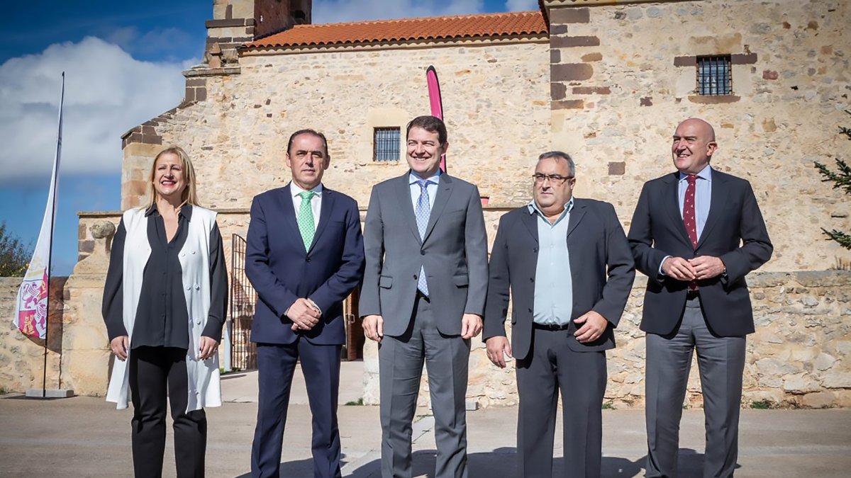 De Gregorio, Serrano, Mañueco, Molina y Carnero en Villaciervos. -GONZALO MONTESEGURO