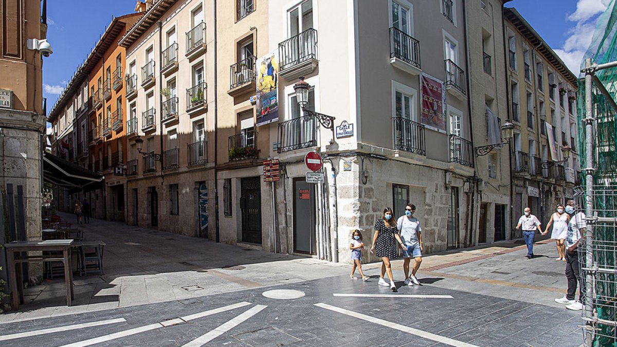 Imagen de la confluencia de las calles San Gil y Fernán González donde se produjo la pelea. SANTI OTERO