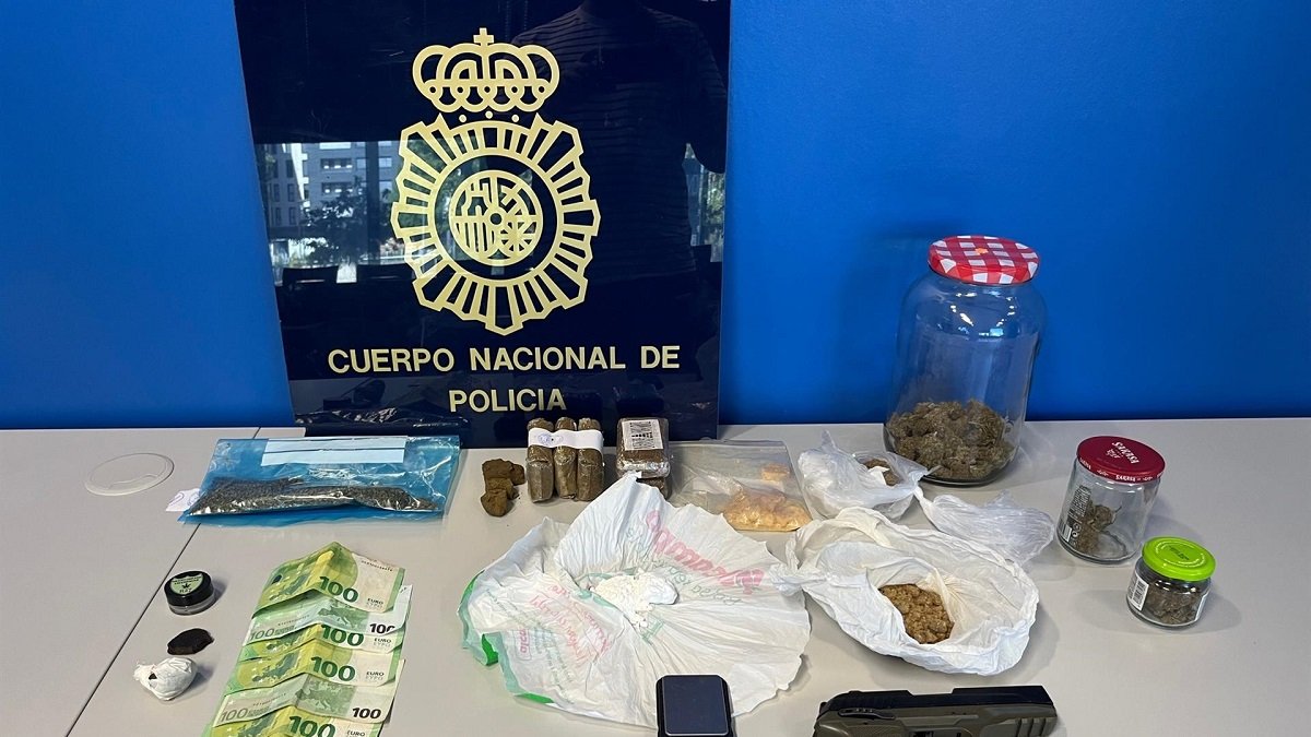 Un detenido en Miranda (Burgos) con cocaína, MDMA, hachís y marihuana por valor de 27.000 euros. - POLICÍA NACIONAL BURGOS