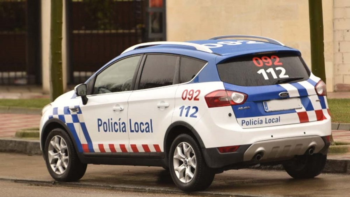 Coche de la Policía local de León. -E. M.