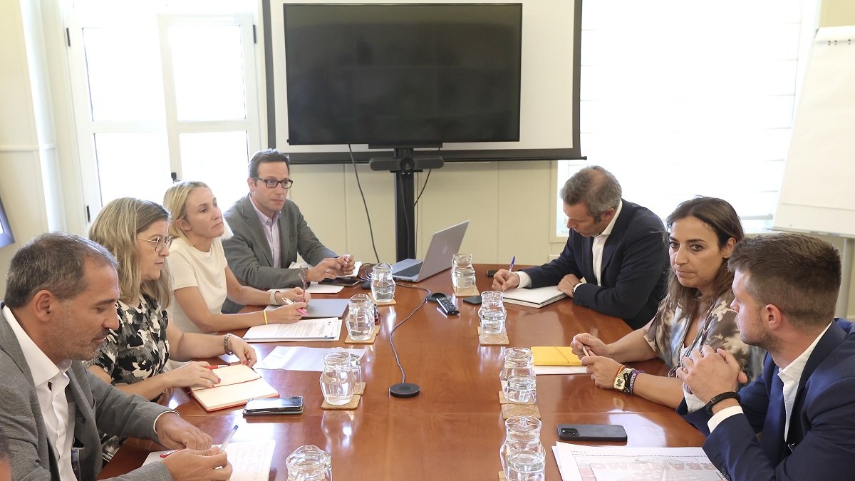Reunión entre la alcaldesa de Palencia y el secretario general de Infraestructuras del Gobierno.- ICAL