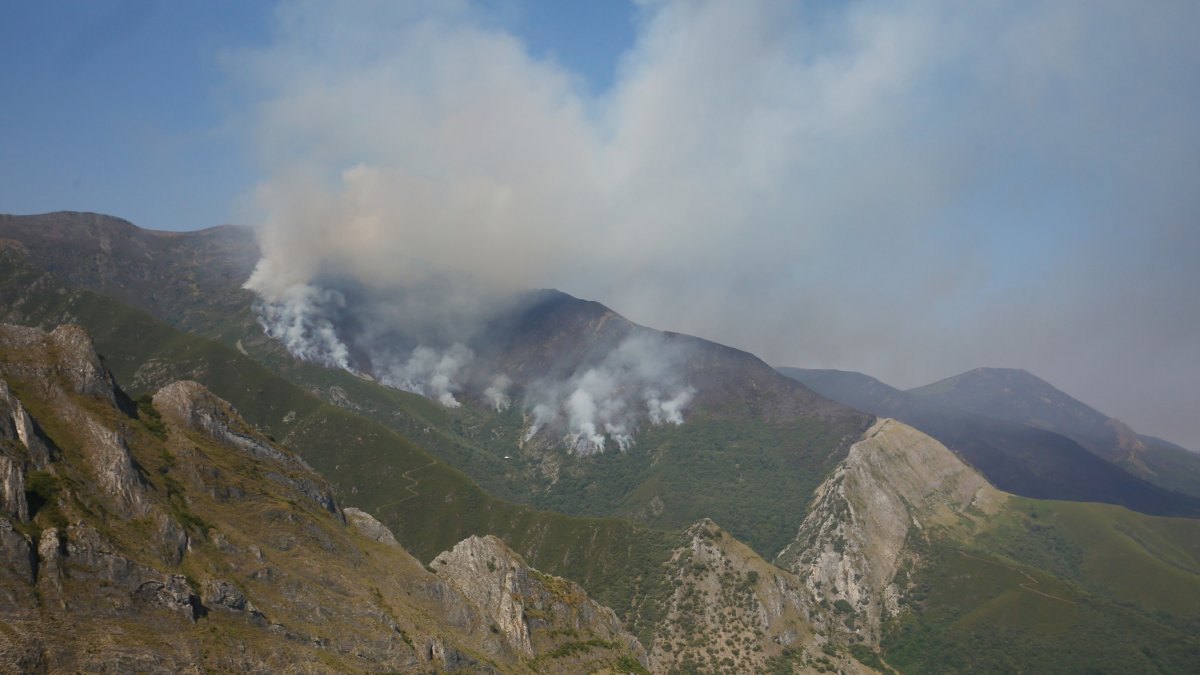 El incendio de Montes de Valdueza (León).- ICAL
