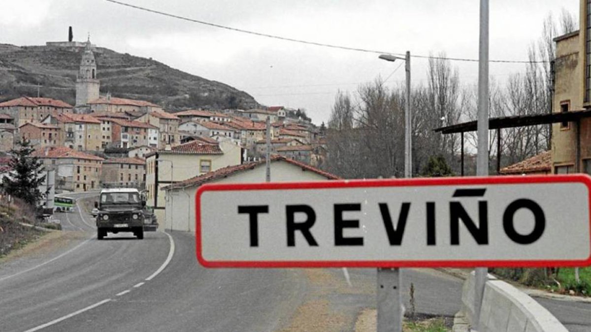 Entrada al municipio de Treviño, ubicado en la provincia de Álava pero administrativamente perteneciente a Burgos.  RAÚL G. OCHOA