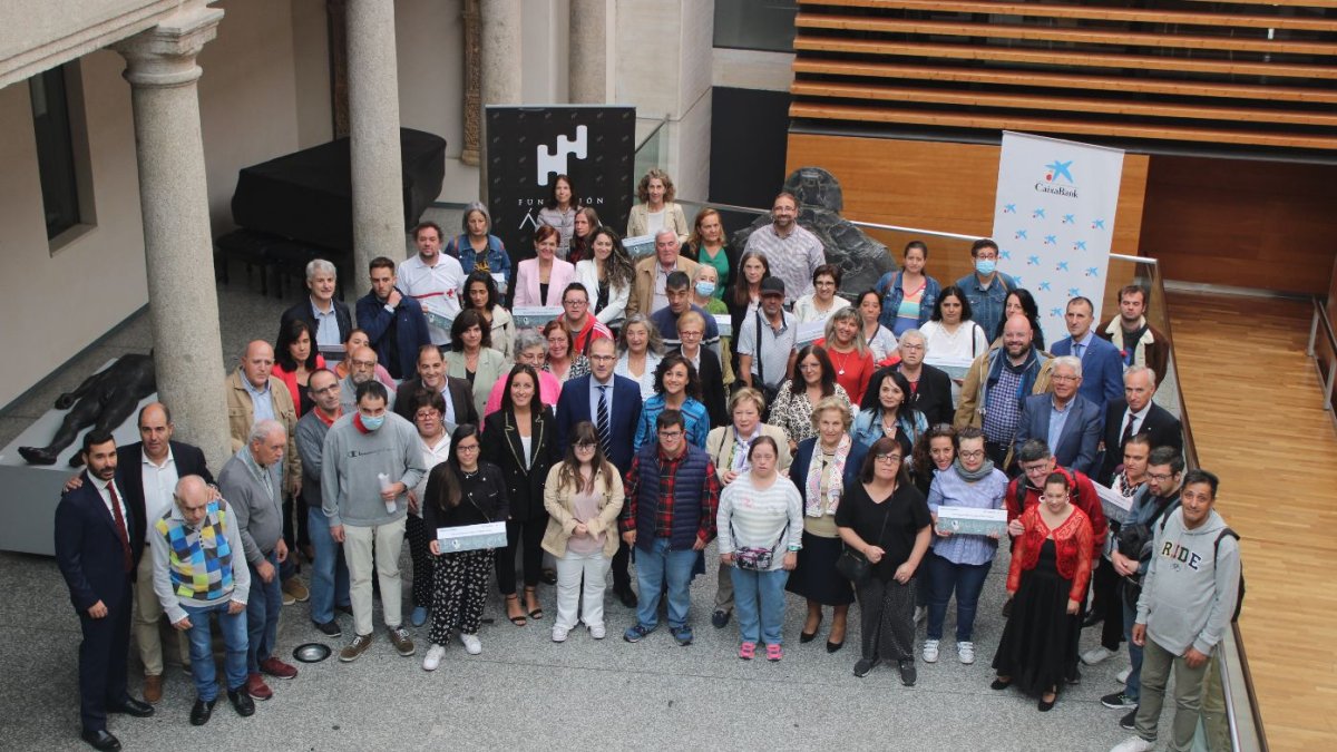 CaixaBank y Fundación Ávila reconocen en un acto a las 21 entidades beneficiarias de la 'Convocatoria de Acción Social 2022'. -ICAL