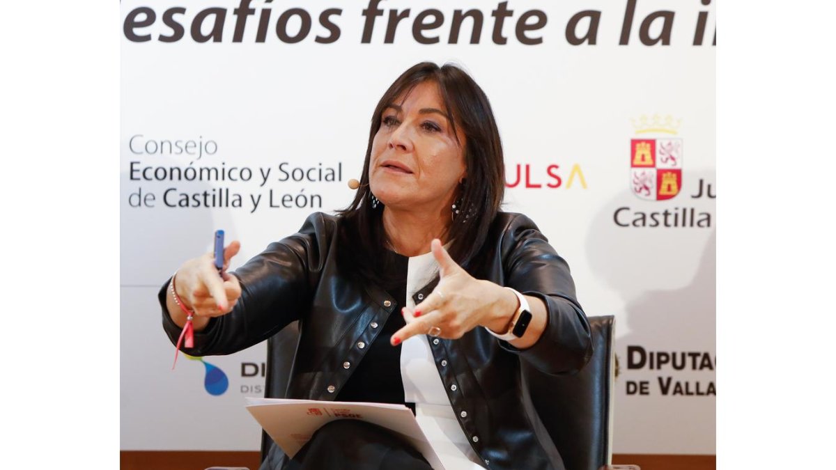 Ana Sánchez durante su intervención en el foro 'Somos Castilla y León'. / LOSTAU