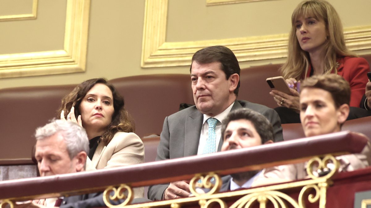 El presidente de la Junta de Castilla y León, Alfonso Fernández Mañueco, asiste a la Sesión Plenaria para la Investidura del presidente del Gobierno de España. ICAL