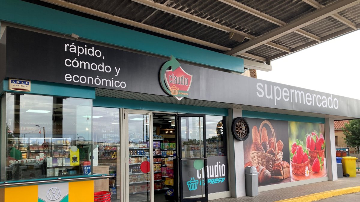 Inauguración de la tienda Claudio Express de Palencia.- E. M.