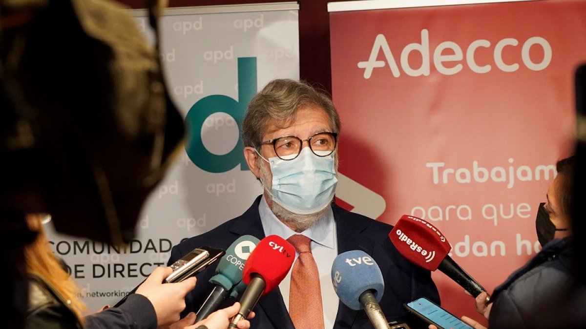 El presidente de CEOE Castilla y León, Santiago Aparicio, en el análisis de las claves de la nueva Reforma Laboral de Adecco y APD en Valladolid. -ICAL