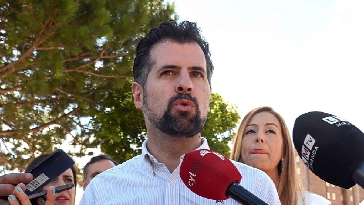 El secretario general del PSOECyL, Luis Tudanca, visita Miranda de Ebro. -ICAL