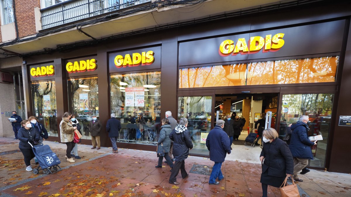 Nuevo supermercado Gadis en el Paseo Zorrilla de Valladolid. / PHOTOGENIC
