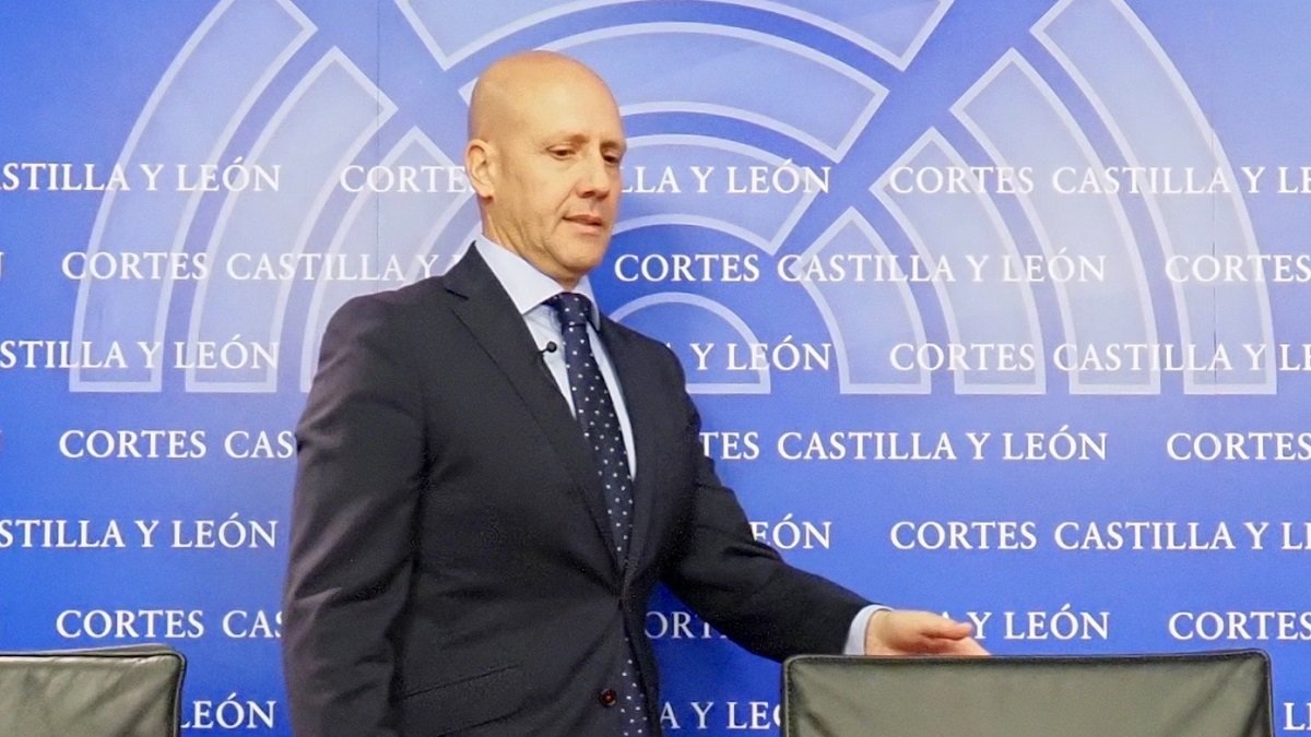 El portavoz de VOX en las Cortes de Castilla y León, Carlos Menéndez.- ICAL