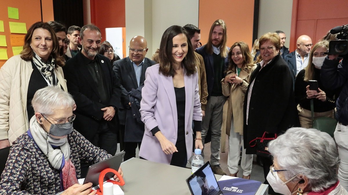 La ministra de Derechos Sociales y Agenda 2030, Ione Belarra, visita en León el Centro de Referencia Estatal de Atención a Personas en Situación de Dependencia.- ICAL