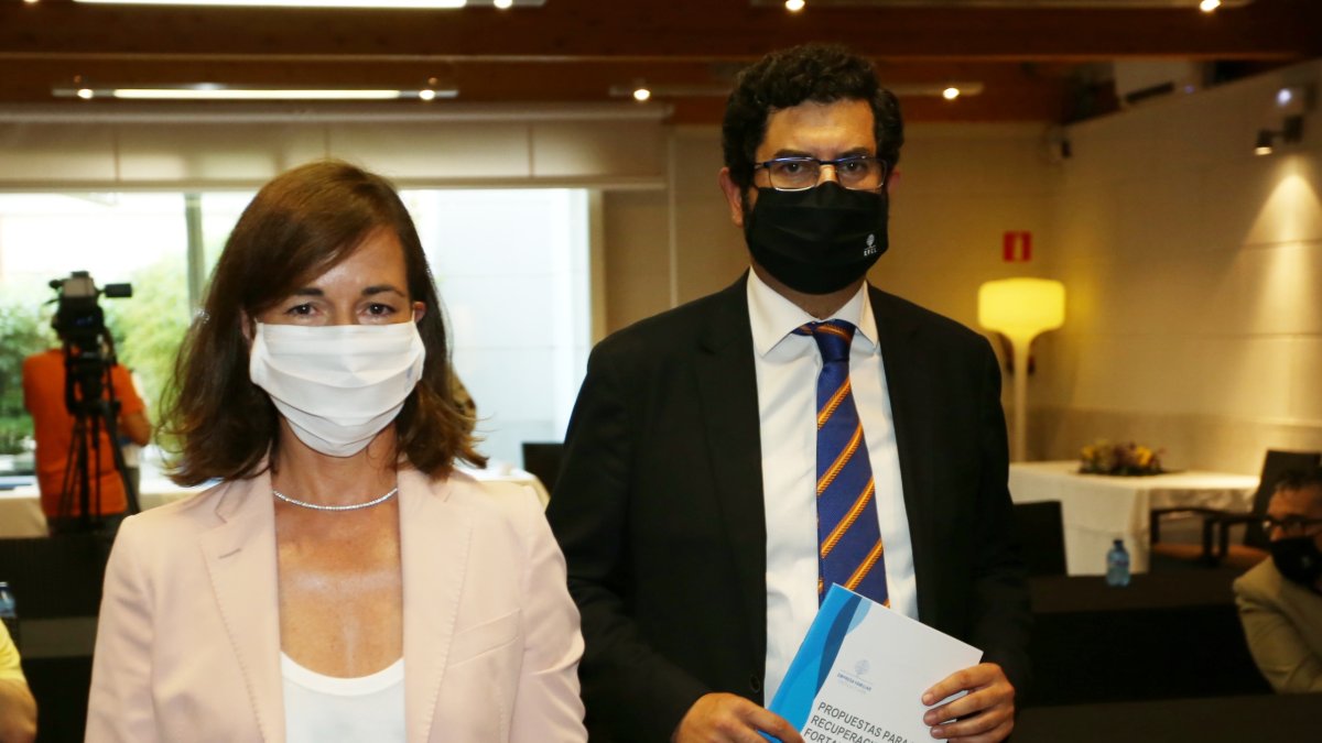 Rocío Hervella y Eduardo Estévez, presidenta y director de Empresa Familiar Castilla y León. / ICAL