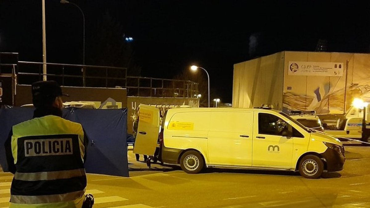 La furgoneta en la que aparecieron los cadáveres en Soria.-MARIO TEJEDOR