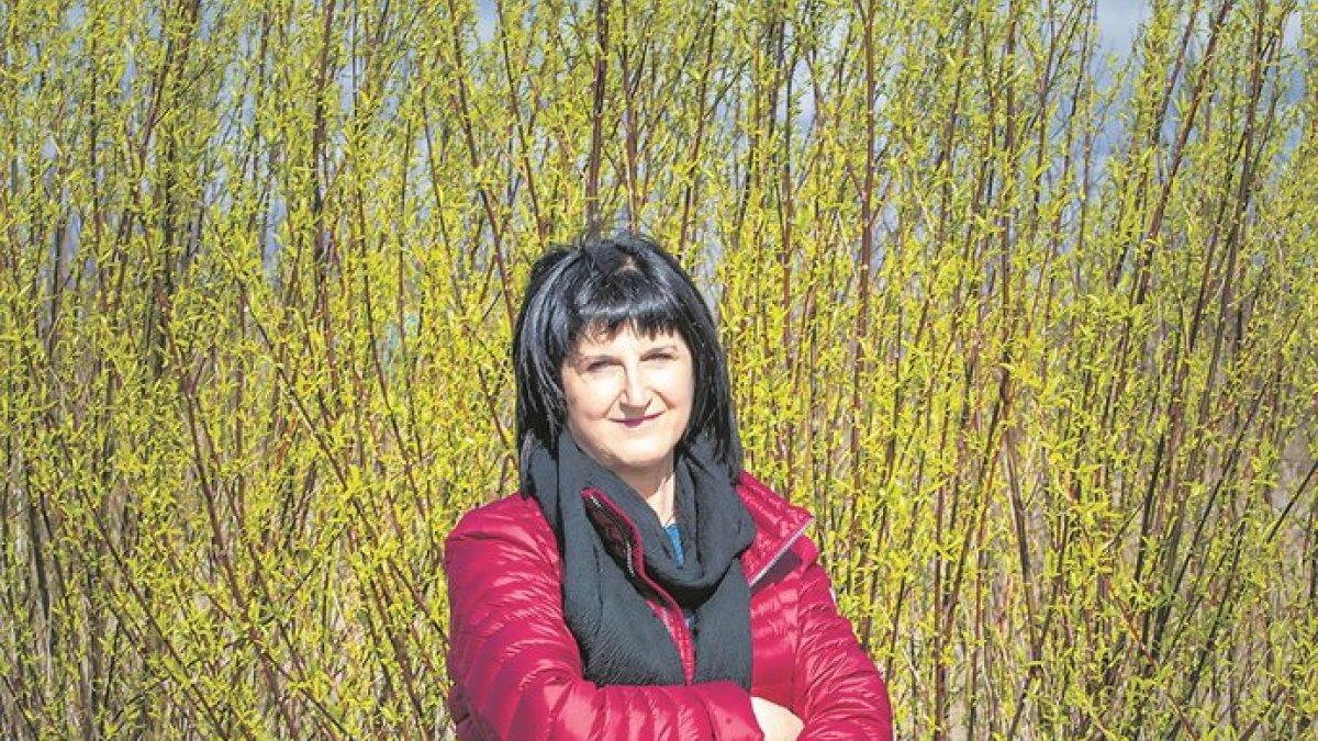 Pilar Ciria Ciria, en los campos de ensayo del CEDER de Lubia en Soria. - MARIO TEJEDOR