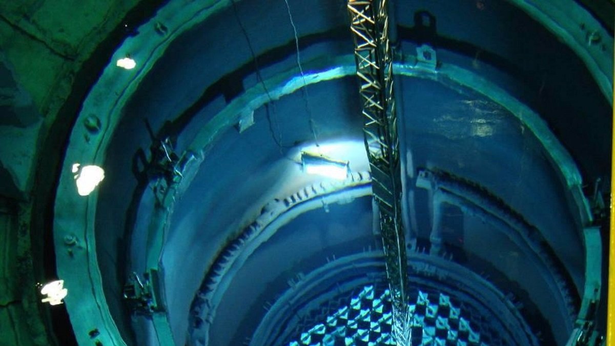 Vasija del reactor de la central de Garoña en fase de recarga. EUROPA PRESS