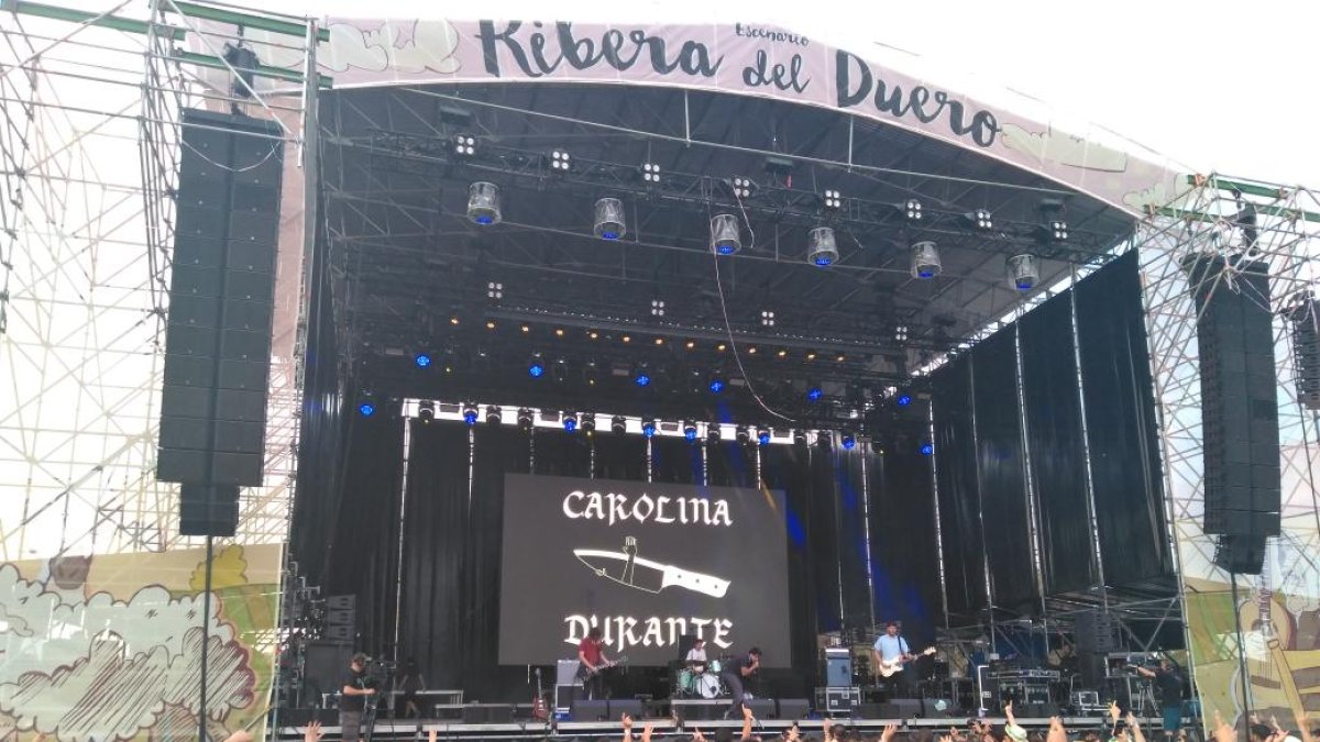 Tras su paso por Sonorama Ribera en 2019, Carolina Durante volverá a actuar este año en Aranda de Duero.- ECB