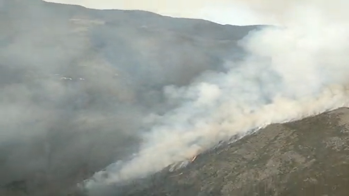 Imagen del incendio en la localidad leonesa de Marrubio. ATBRIF