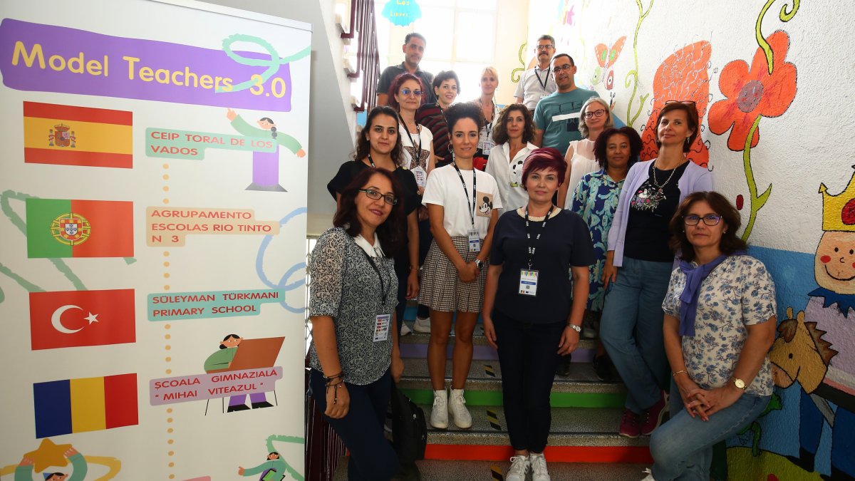 Profesores de tres centros educativos de Portugal, Rumanía y Turquía participan en el proyecto Erasmus 'Model Teachers 3.0' que desarrolla su primera actividad en el colegio público de Toral de los Vados (León)