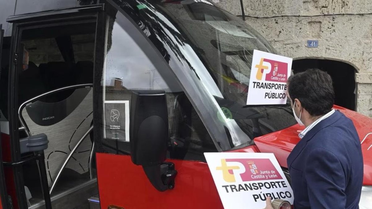 Transporte público de una ruta de Burgos parte del bono rural de transporte.- ICAL