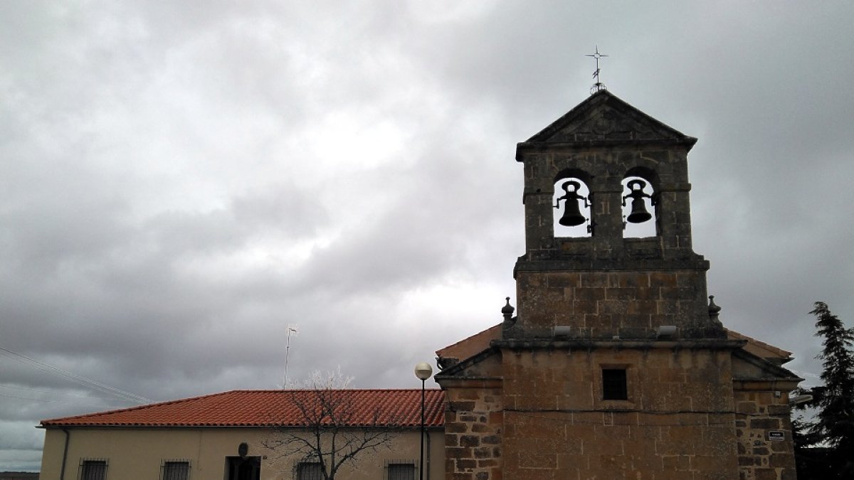 Fachada de la iglesia de Barbadillo (Salamanca).- E.M.