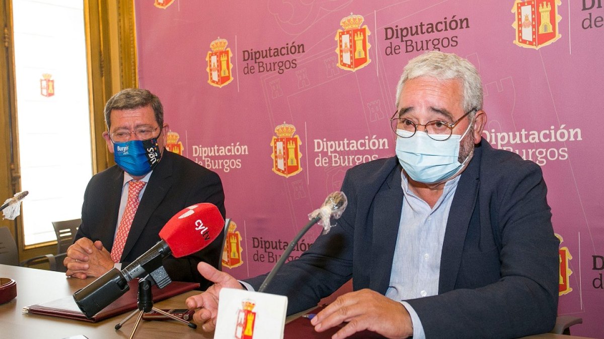 El presidente de la Diputación de Burgos, César Rico, y el secretario general de la Fundación Las Edades del Hombre. - ICAL