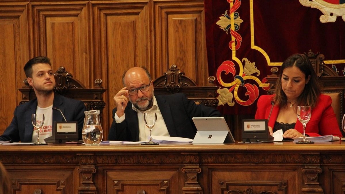 Pleno del Ayuntamiento de Palencia, con la alcaldesa, Miriam Andrés, a la derecha. - AYUNTAMIENTO DE PALENCIA