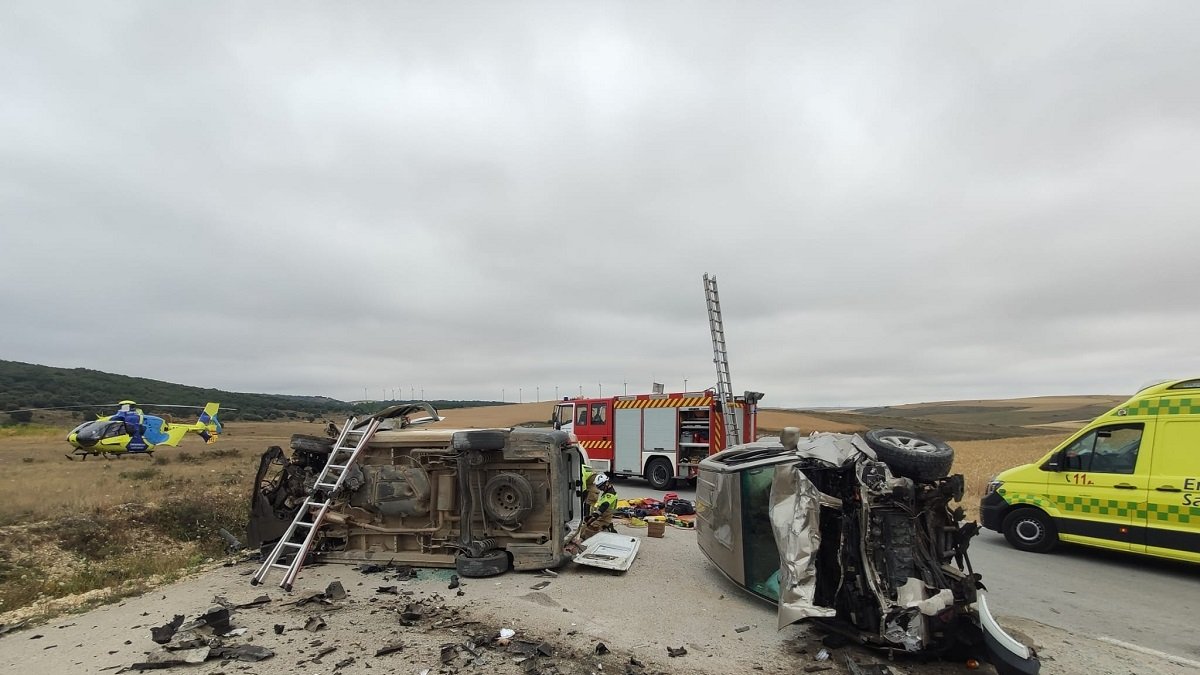 Un fallecido y dos heridos en una colisión entre un turismo y una furgoneta en Temiño. - ICAL