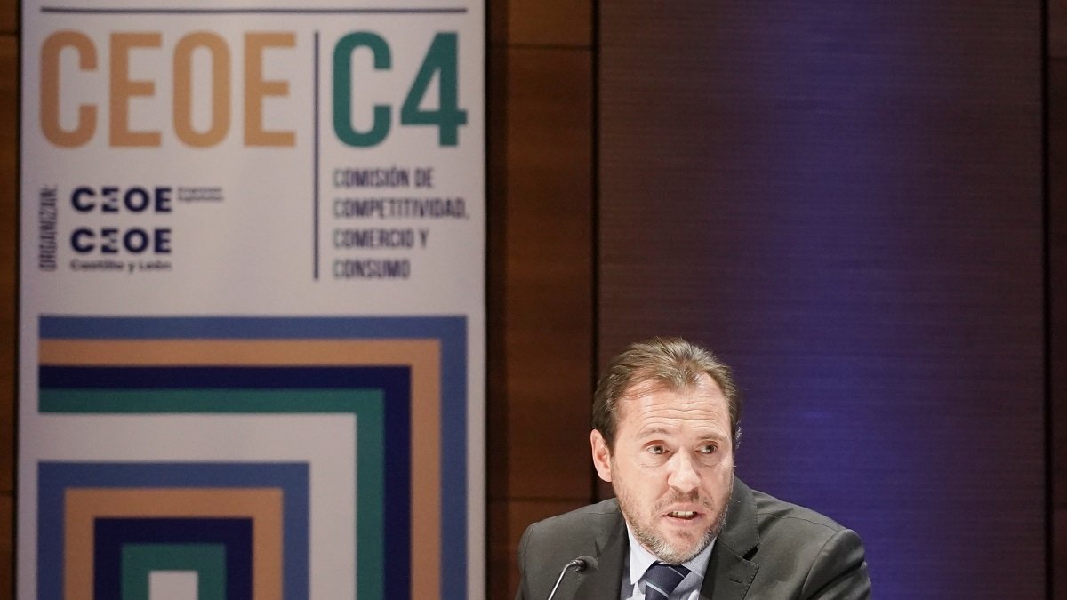 El alcalde de Valladolid, Óscar Puente, durante su intervención.- ICAL