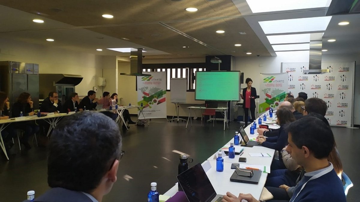 Los participantes en el proyecto Mencia de Vitartis, durante una de las primeras sesiones de trabajo, celebrada en febrero en Valladolid. - VITARTIS