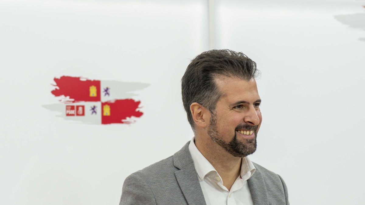 El secretario general del PSOE-CyL analiza asuntos de actualidad política. Ical