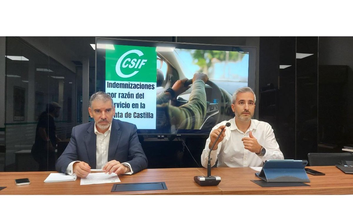 El presidente autonómico de CSIF, Benjamín Castro y el secretario autonómico de Relaciones Institucionales y Comunicación en CSIF Castilla y
León, Rodrigo Molledo.- E.M.